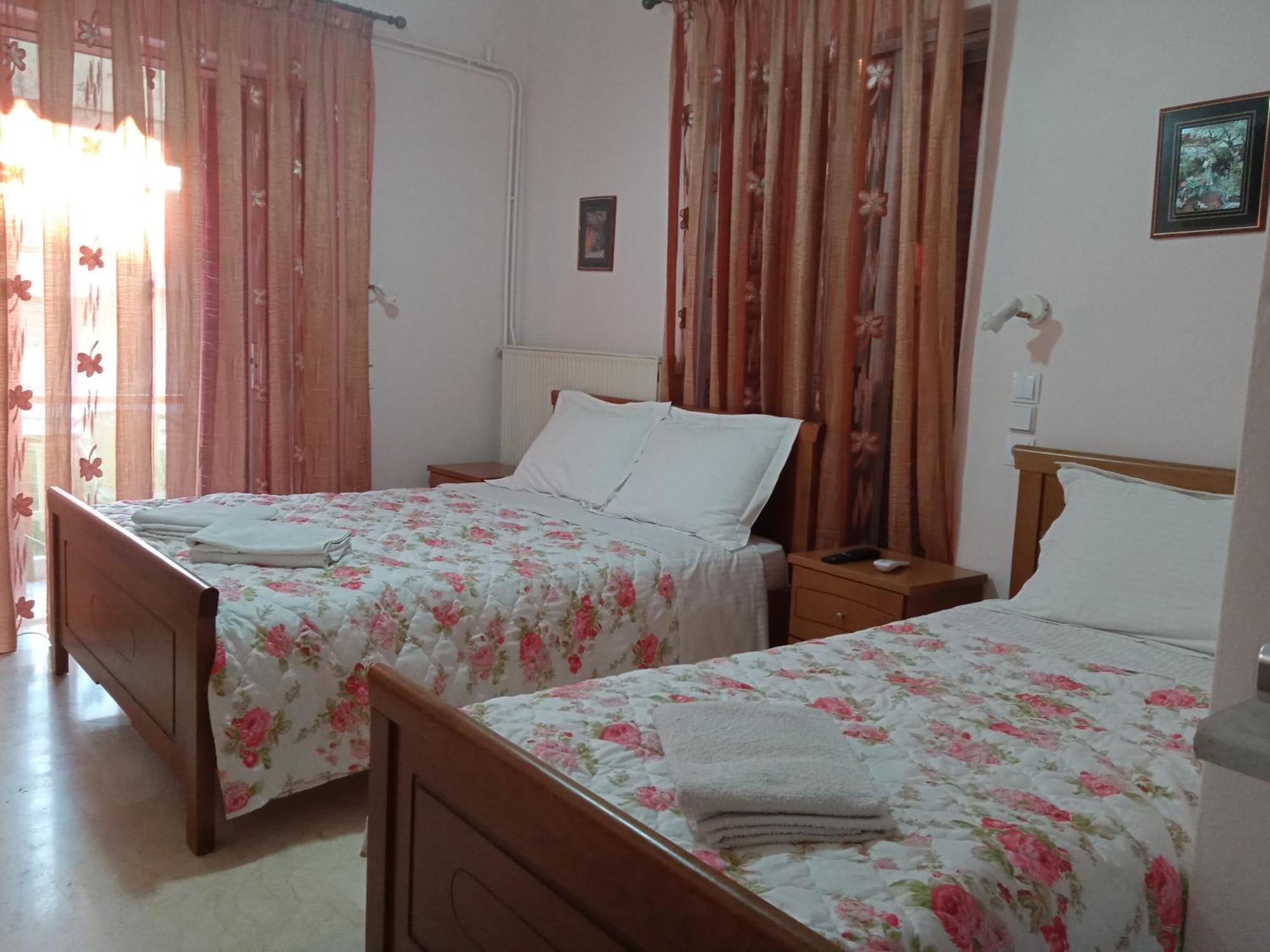 Dimitra Pentaliou Rooms كامينا فورلا الغرفة الصورة