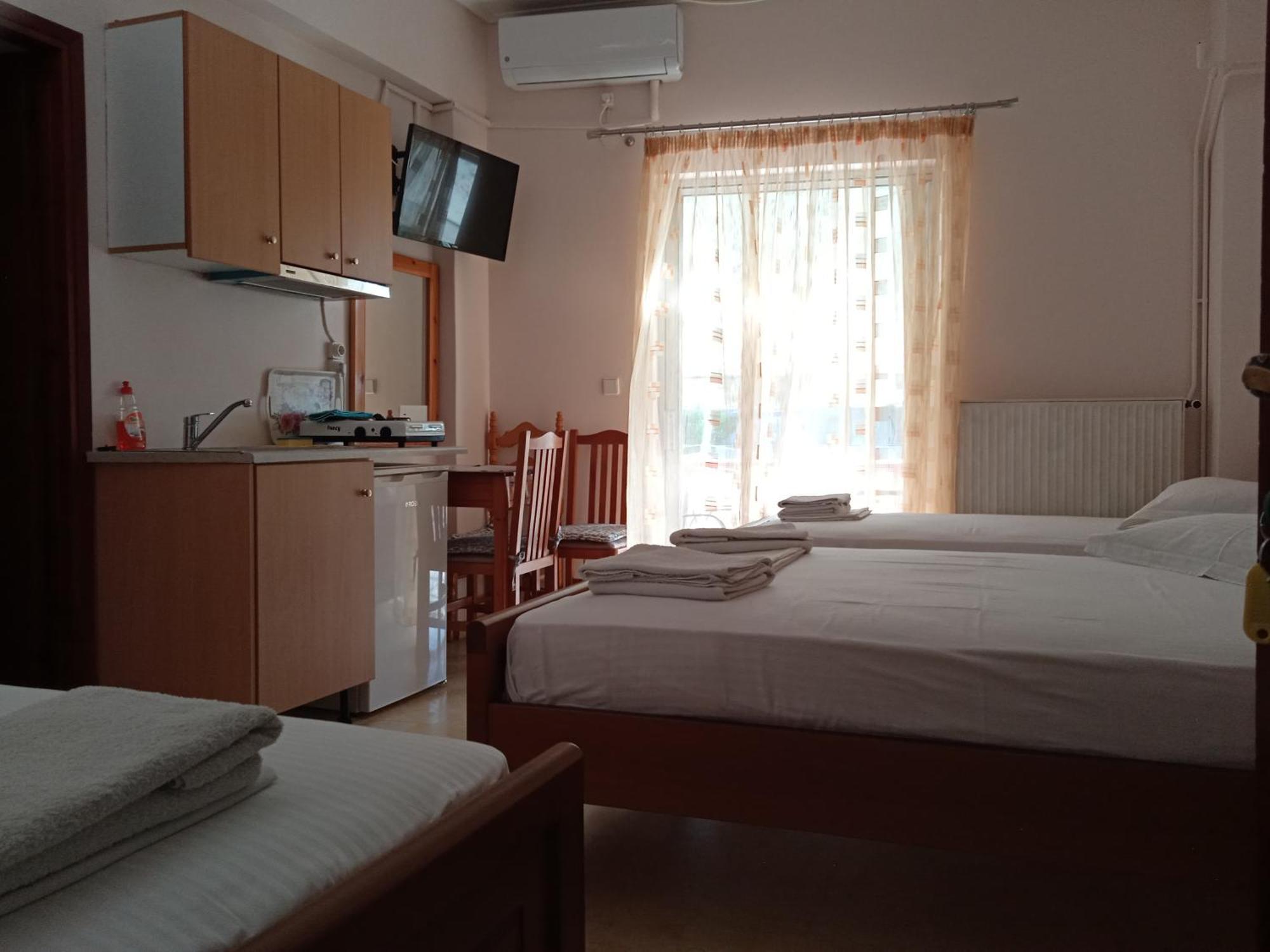 Dimitra Pentaliou Rooms كامينا فورلا الغرفة الصورة